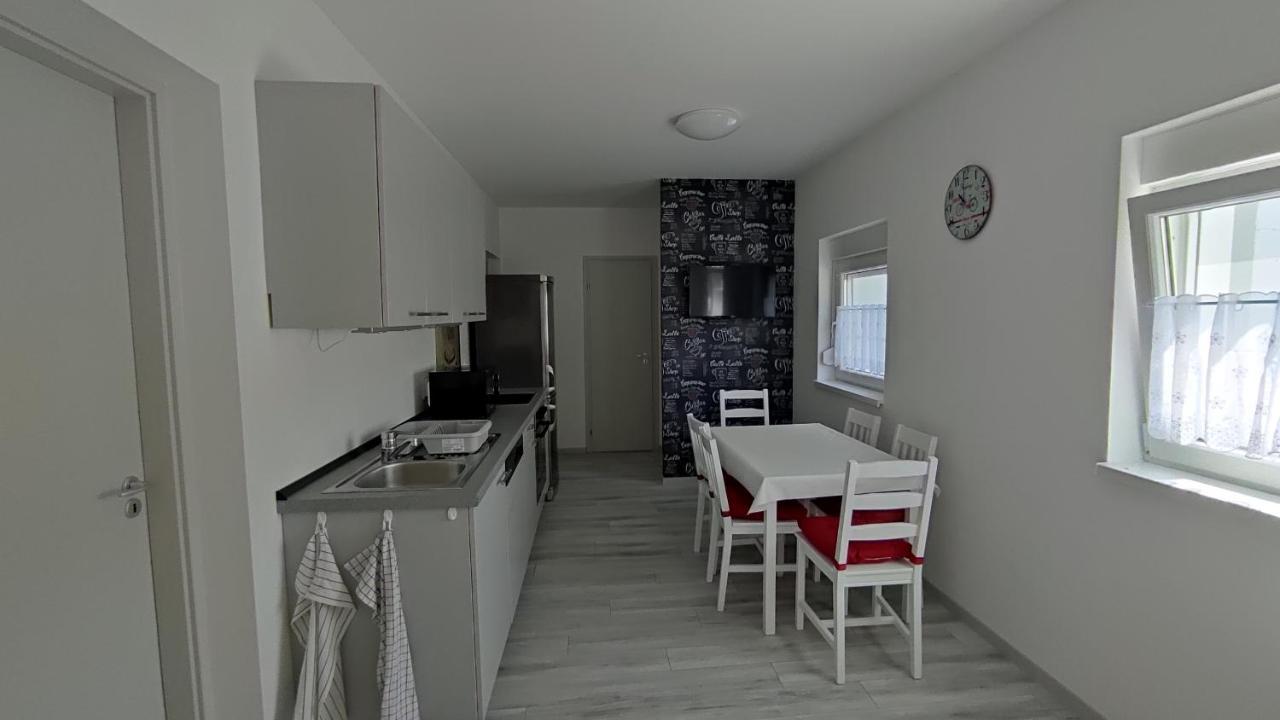 Bamboo Apartman Siofok Ngoại thất bức ảnh
