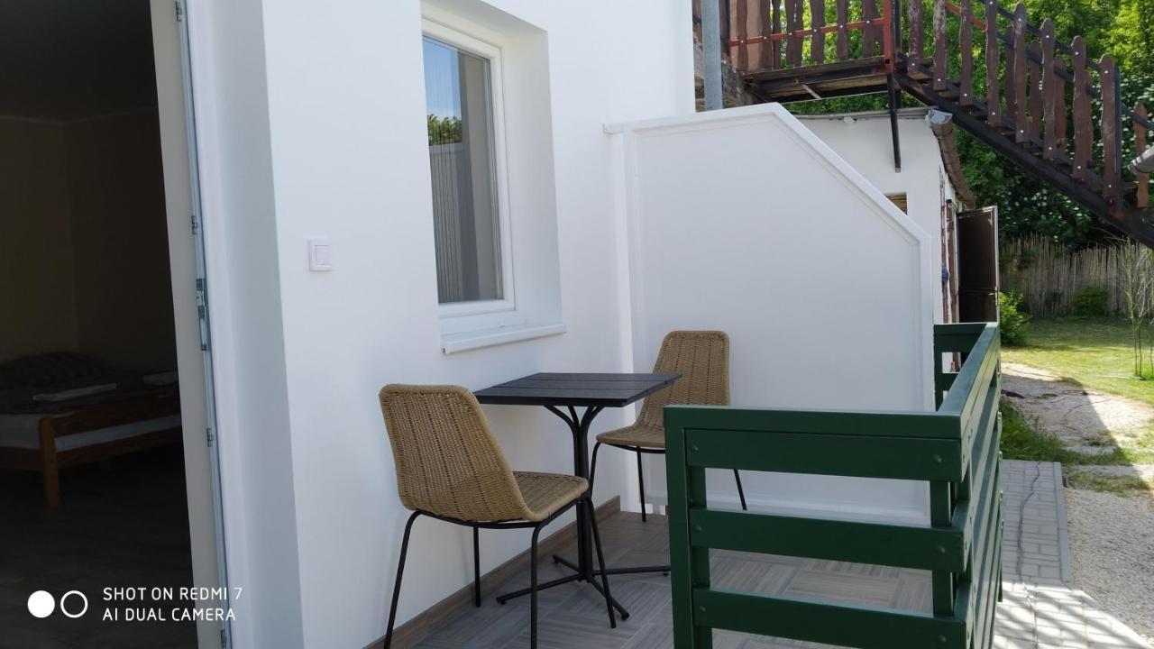 Bamboo Apartman Siofok Ngoại thất bức ảnh
